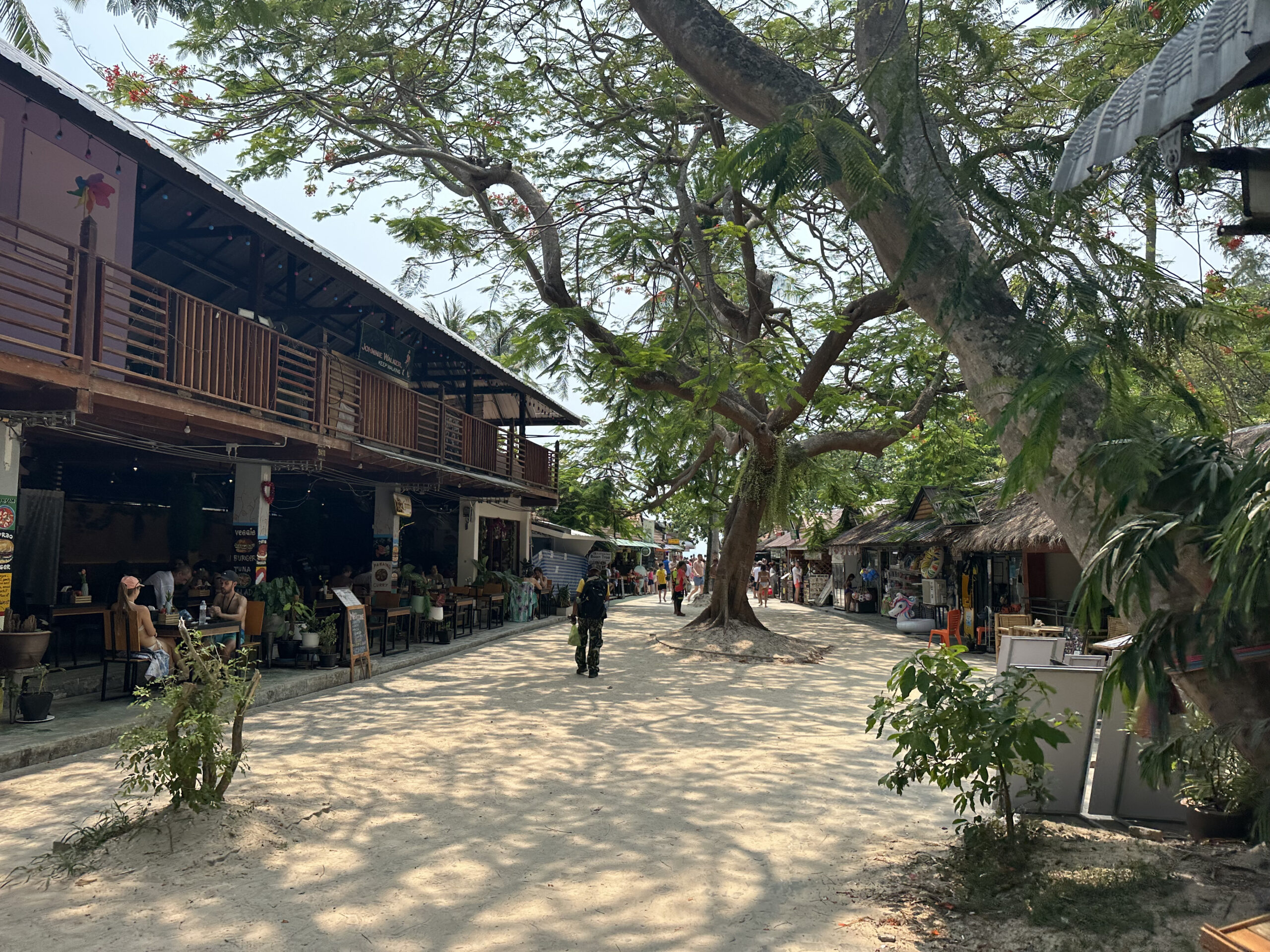 Walking Street am Railay Beach Krabi