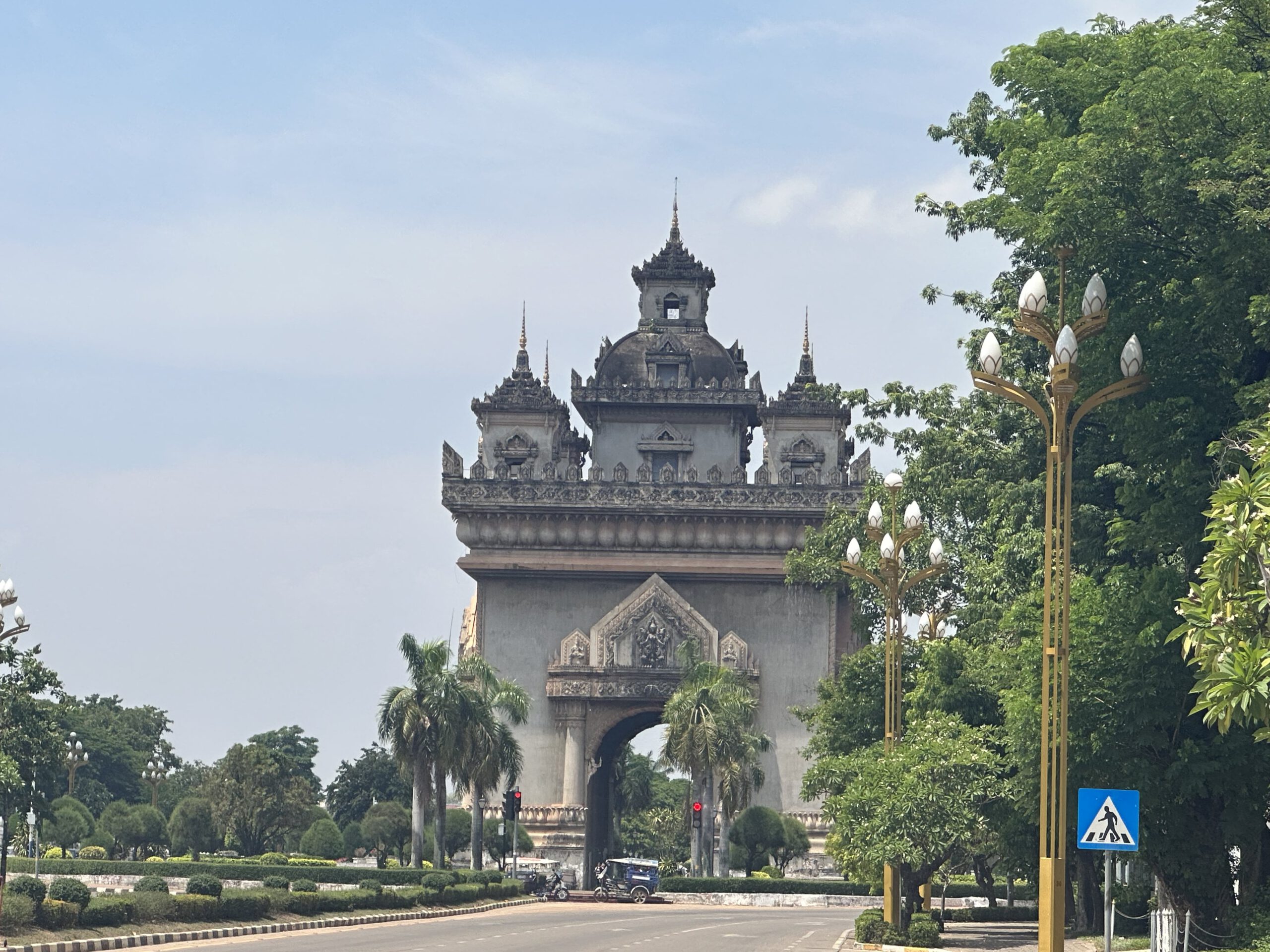 Patuxay Vientiane<br />
