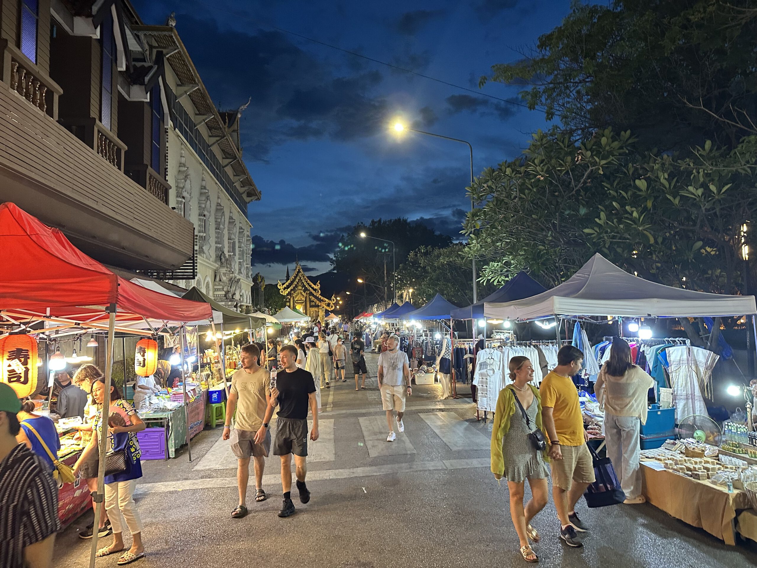 Wua Lai Walking Street Sehenswürdigkeiten in Chiang Mai